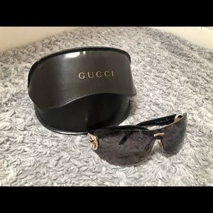 Gucci GG 4224 sunglasses